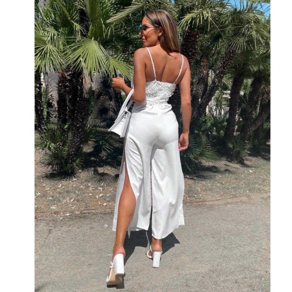White Lace Sleeveless V-Neck Side Slit Wide Leg Jumpsuit Playsuit - Picture 13 of 15